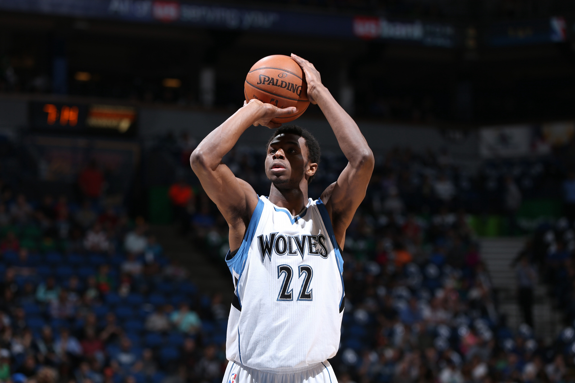 包含关键时刻明尼苏达森林狼备战西甲，官宣签约细节曝光，底气十足，团队化学反应显著的词条