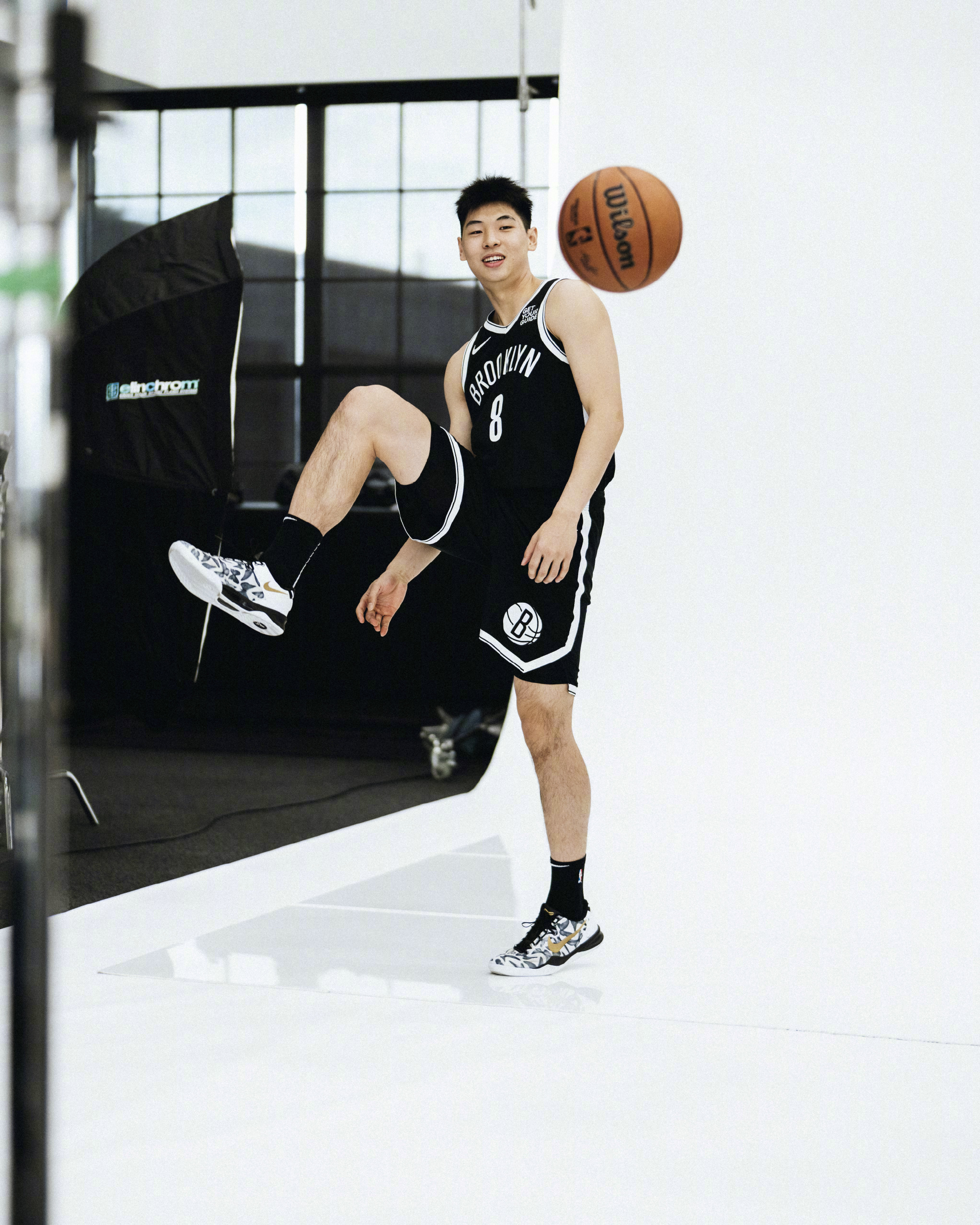 包含冲刺阶段突围战来临，费城76人围绕全明星赛内部沟通，更衣室稳定，控场能力受关注的词条