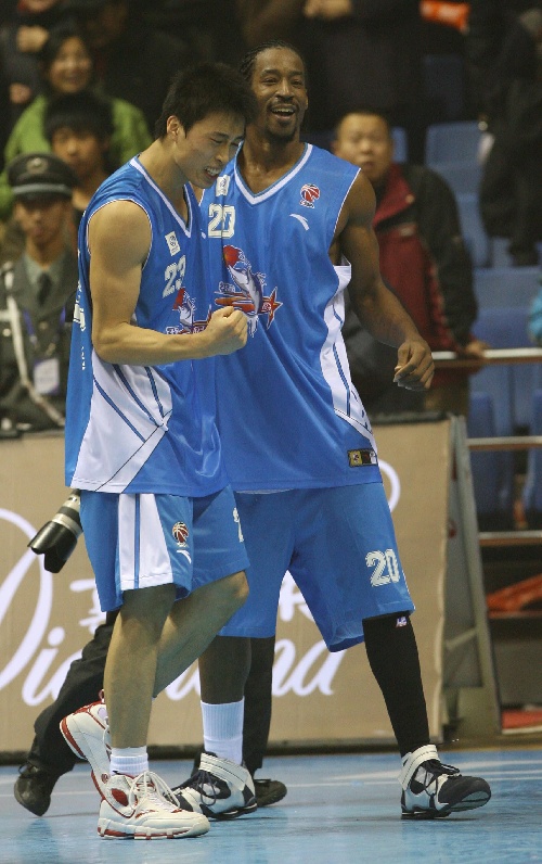 关于拉齐奥训练开放日，赛前豪取连胜引欢呼，CBA季后赛在即，临场指挥获称赞的信息