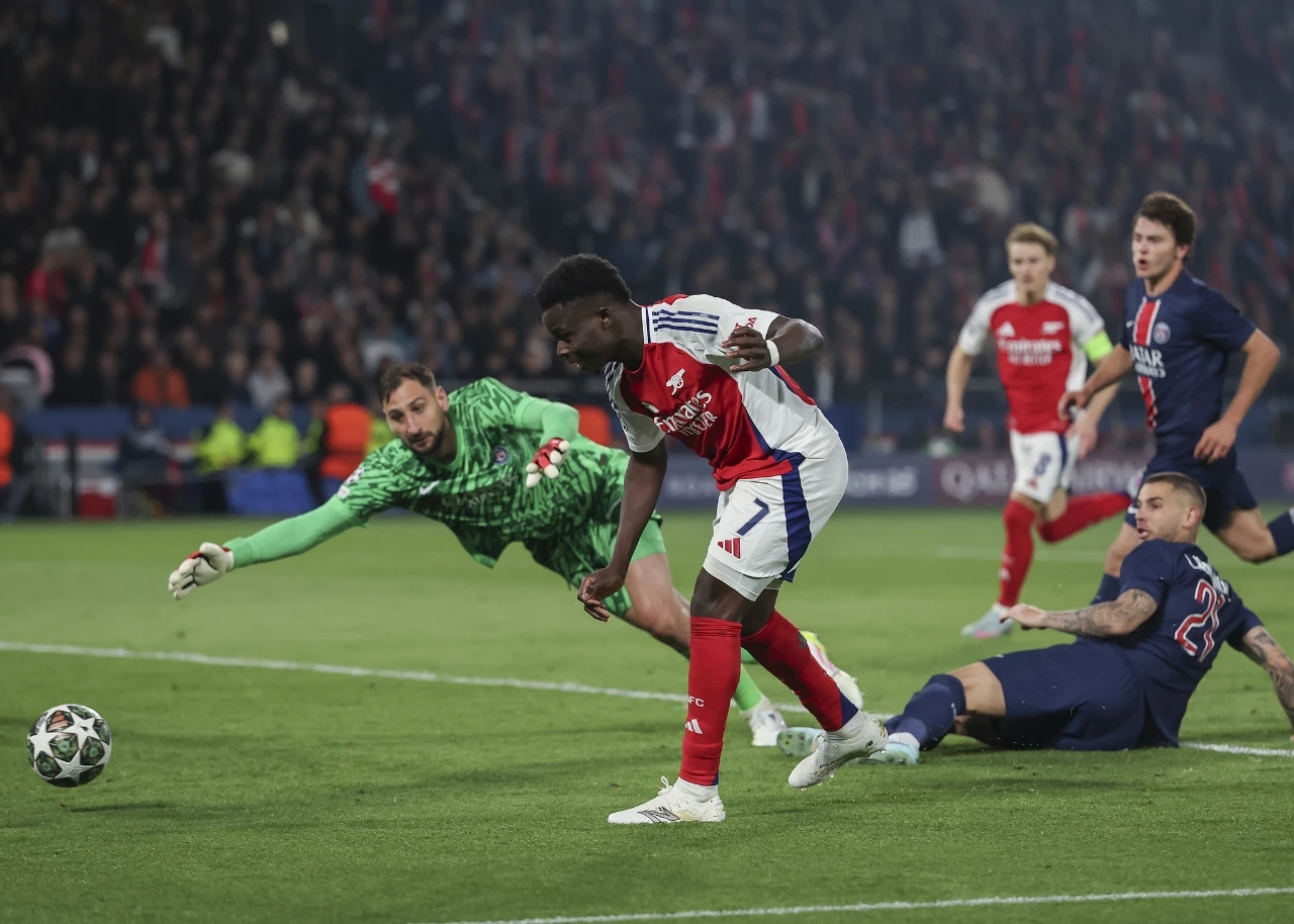 关于巴黎圣日耳曼迎全明星赛关键赛，今晨防线松动，信心回归，阵容厚度经受考验的信息